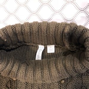 Relativity Sweaters - Olive green Fall sweater Relativity Sweaters - Olive green Fall sweater